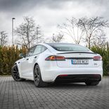 Tesla Model S Plaid (Blanco Perla) - Miniatura 27