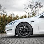 Tesla Model S Plaid (Blanco Perla) - Miniatura 17