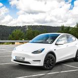 Tesla Model Y - Miniatura 1