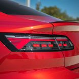 Volkswagen Arteon eHybrid R-Line (Rojo Intenso) - Miniatura 28