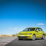 Volkswagen Golf 8 1.5 eTSI 150 CV DSG First Edition (Amarillo Lima) - Miniatura 11