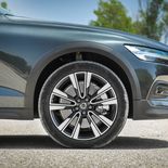 Volvo V60 Cross Country D4 - Miniatura 4