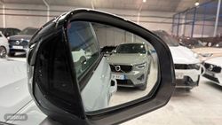 Volvo XC40 Plus, B4 Mild hybrid, Gasolina, Dark - Miniatura 28