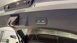 Volvo XC40 Plus, B4 Mild hybrid, Gasolina, Dark - Miniatura 31