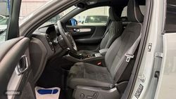 Volvo XC40 Plus, B4 Mild hybrid, Gasolina, Dark - Miniatura 52