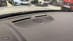 Volvo XC40 Plus, B3 Mild Hybrid, Gasolina, Dark - Miniatura 23