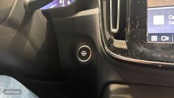 Volvo XC40 Plus, B3 Mild Hybrid, Gasolina, Dark - Miniatura 25