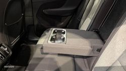 Volvo XC40 Plus, B3 Mild Hybrid, Gasolina, Dark - Miniatura 30