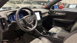 Volvo XC40 Plus, B3 Mild Hybrid, Gasolina, Dark - Miniatura 4