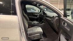 Volvo XC40 Plus, B3 Mild Hybrid, Gasolina, Dark - Miniatura 48