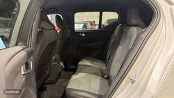 Volvo XC40 Plus, B3 Mild Hybrid, Gasolina, Dark - Miniatura 6