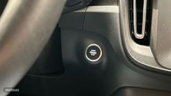 Volvo XC40 Essential, T2 automático, Gasolina - Miniatura 23