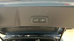 Volvo XC40 Recharge Plus, T4 plug-in hybrid, Eléctrico/Gasolina, Bright - Miniatura 47