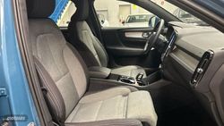 Volvo XC40 Recharge Plus, T4 plug-in hybrid, Eléctrico/Gasolina, Bright - Miniatura 8