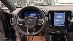 Volvo XC40 Plus, B4 Mild hybrid, Gasolina, Dark - Miniatura 10