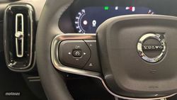 Volvo XC40 Plus, B4 Mild hybrid, Gasolina, Dark - Miniatura 18