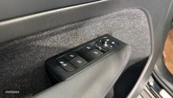 Volvo XC40 Plus, B4 Mild hybrid, Gasolina, Dark - Miniatura 21