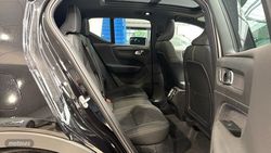 Volvo XC40 Plus, B4 Mild hybrid, Gasolina, Dark - Miniatura 28