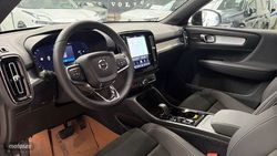 Volvo XC40 Plus, B4 Mild hybrid, Gasolina, Dark - Miniatura 4