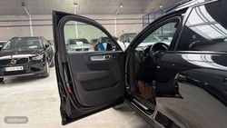 Volvo XC40 Plus, B4 Mild hybrid, Gasolina, Dark - Miniatura 48