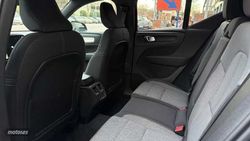 Volvo XC40 2.0 B3 MHEV PLUS DARK DCT 5P - Miniatura 10