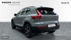 Volvo XC40 2.0 B3 MHEV PLUS DARK DCT 5P - Miniatura 2