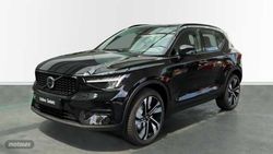Volvo XC40 2.0 B3 MHEV ULTRA DARK DCT 5P - Miniatura 1