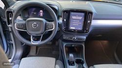 Volvo XC40 2.0 B3 MHEV CORE DCT 5P - Miniatura 11