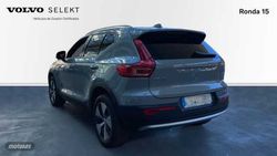 Volvo XC40 2.0 B3 MHEV CORE DCT 5P - Miniatura 2