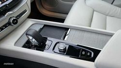 Volvo XC 60 XC60 Recharge Plus, T6 AWD Híbrido enchufable, Eléctrico/Gasolina, Dark - Miniatura 17