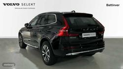 Volvo XC 60 XC60 Recharge Core, T6 AWD Híbrido enchufable, Eléctrico/Gasolina, Bright - Miniatura 3