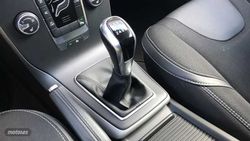 Volvo V 40 2.0 T3 MOMENTUM 152 5P - Miniatura 12