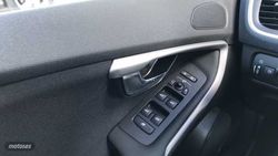 Volvo V 40 2.0 T3 MOMENTUM 152 5P - Miniatura 16