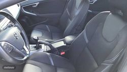 Volvo V 40 2.0 T3 MOMENTUM 152 5P - Miniatura 17