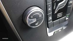 Volvo V 40 2.0 T3 MOMENTUM 152 5P - Miniatura 25