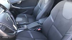 Volvo V 40 2.0 D2 MOMENTUM AUTO 120 5P - Miniatura 17