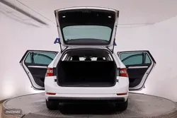 Skoda Superb COMBI 1.4 TSI PHEV IV AUTO STYLE 218CV 5P # IVA DEDUCIBLE,PARKTORNIC,NAVY - Miniatura 9
