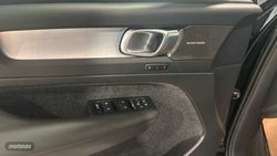 Volvo XC40 XC40 Plus, B3 Mild hybrid, Gasolina, Dark - Miniatura 15