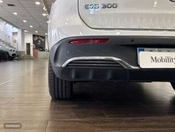 Mercedes EQB 300 4MATIC - Miniatura 12