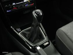 Volkswagen T-Cross 1.0 TSI 85KW MAS 5P - Miniatura 10