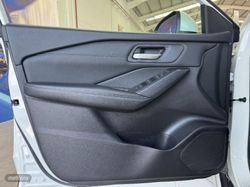 Nissan Qashqai DIG-T 140Cv MHEV 4x2 Acenta - Miniatura 42