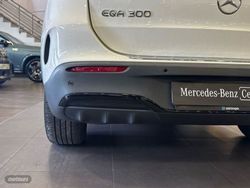 Mercedes EQA 300 4MATIC - Miniatura 12