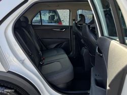 Kia Niro 1.6 GDi HEV 141CV Concept - Miniatura 11