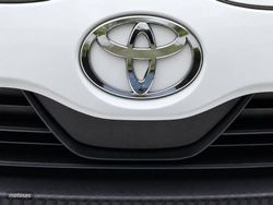 Toyota Yaris 1.5 e-CVT 116CV 120H Active Plus - Miniatura 21