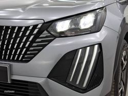 Peugeot 2008 Puretech 130 S&S EAT8 Allure - Miniatura 144