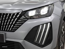 Peugeot 2008 Puretech 130 S&S EAT8 Allure - Miniatura 18