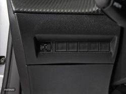 Peugeot 2008 Puretech 130 S&S EAT8 Allure - Miniatura 23