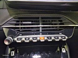 Peugeot 2008 N2008 Hybrid 145 eDCS6 Allure - Miniatura 22