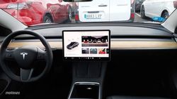 Tesla Model 3 Gran Autonomía AWD - Miniatura 8