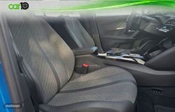 Peugeot 2008 Eléctrico Allure 156 (115kW) - Miniatura 13
